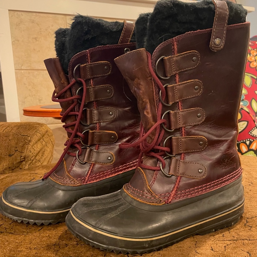 Sorel - Joan of Arctic waterproof boots - LIKE NEW